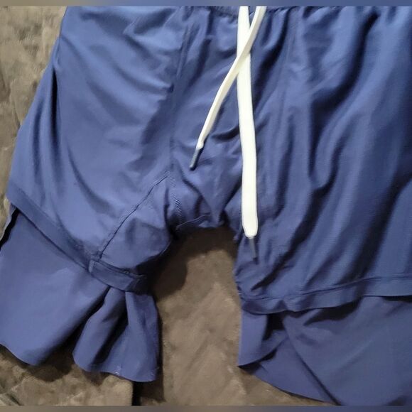 Peloton Blue Athletic Shorts with White Trim Sixw XL - Picture 10 of 10